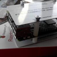 raspberry-pi-2-model-b-komputer-seuruan-telapak-tangan-dengan-harga-400-ribuan