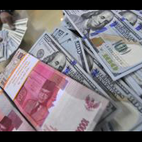 rupiah-collapses-president-jokowi-seeks-aid-from-economic-expert