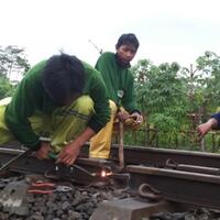 mantap-aksi-heroik-dua-petani-di-malang-selamatkan-ratusan-penumpang-kereta-api