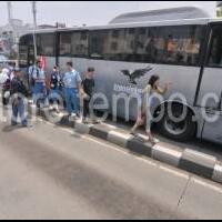 bus-transjakarta-koridor-5-mogok-di-matraman