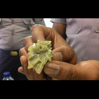 woww-korek-korek-tanah-polisi-di-aceh-dapat-batu-mustika-rp22m