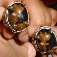 jangan-dilihat-dia-sudah-melihat-kamu-dari-tadi