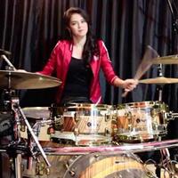 s-white-luo-shiro--cewe-imut-yang-hobby-gebuk-drum
