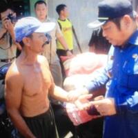 trend-marah2-bupati-sidoarjo-tega-bentak-orang-miskin-korban-puting-beliung