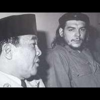 kisah-persahabatan-bung-karno-dan-che-guevara-usai-kaa-1955