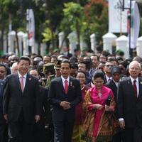 mantap-betul-historical-walk-kaa-jokowi-didampingi-presiden-cina-dan-mamah-mega