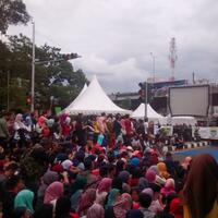 update-asian-african-carnival-sesudah-kaa-bandung-tetap-ramai--video-mapping