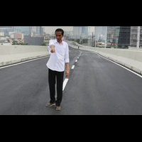presiden-jokowi--proyek-tol-tidak-beres-saya-jewer-dan-saya-injak