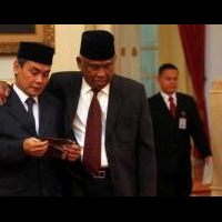 johan-budi--presiden-sibuk-banyak-masalah-lain-yang-harus-ditangani