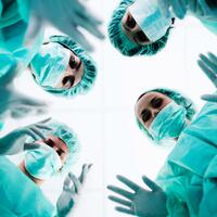 alasan-ilmiah-mengapa-dokter-menggunakan-baju-hijau-saat-operasi