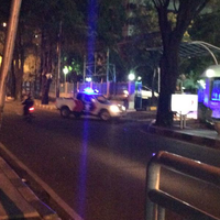 sudah-lawan-arah-mobil-hummer-tutup-jalan-ini-bikin-geger-medsos