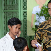 apa-apaan-presiden-jokowi-ancam-cabut-program-kartu-sakti-untuk-rakyat-miskin