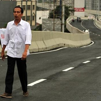 berita-penting-jokowi-akan-jalan-kaki-saat-melamar-ke-rumah-calon-besan