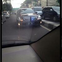 difoto-dari-depan-apa-belakangcek-it-out