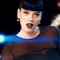 lily-allen-kecelakaan-di-mobil