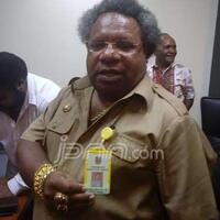 wow-silau-men-ke-istana-negara-bupati-ini-bergelimang-emas-lihat-nih-fotonya