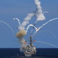 sm-2-missile-meledak-saat-diluncurkan-uss-the-sullivans-sempat-terbakar