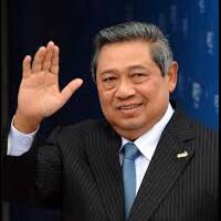 gan-ini-sby-ngapain-malam-ini-kumpulin-menteri-di-era-dia