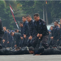 plus-minus-kalo-brimob-dilatih-kopassus