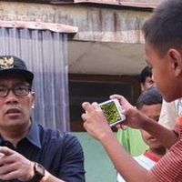 malu-ridwan-kamil-dikira-mau-difototernyata-bocah-main-game