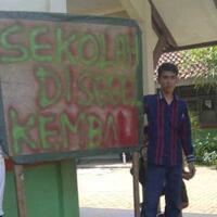 ada-isu-kepala-sekolah-non-muslim-sdn-klampar-3-disegel-warga