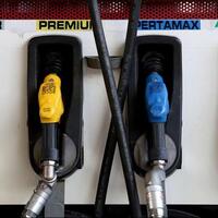 tak-turunkan-harga-bbm-pemerintah-siap--dikatain