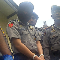 pamer-khontol-ke-wanita-polisi-ini-babak-belur