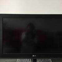 selling-tv-led-32--lg--tv-bench--60-months-warranty---pick-up-melb-cbd