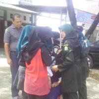 takut-terjaring-razia-busana-siswi-jatuh-dari-motor-dan-pingsan