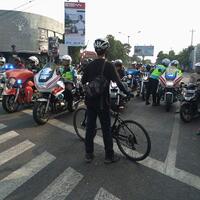gw-di-tilang-gara2-motor-gw-nginjek-zebra-cross-lha-motor-polisi-kok-boleh