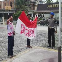 siswa-smp-rayakan-kelulusan-dengan-mencoret-coret-bendera-merah-putih