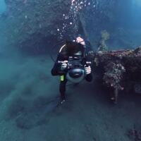 photoshoot-underwater-di-bali-yang-menghebohkan-dunia