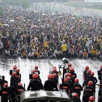 aksi-warga-malaysia-turun-kejalan-besar-besaran-untuk-berdemonstrasi