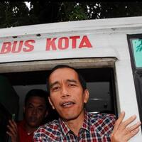 makan-bareng-ojek--sopir-kopaja-jokowi-minta-masukan-bukan-keluhan