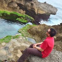 surga-di-tulungagung-foto-pantai-kedung-tumpang-bikin-melongo