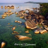 alif-stone-park-batu-yang-mirip-huruf-alif-arab-di-kepulauan-natuna