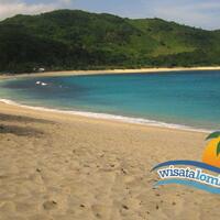 pantai-mawun-lombok-yang-eksotis