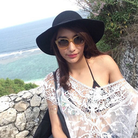 hot-foto-tyas-mirasih-seksi-berbikini-di-pantai