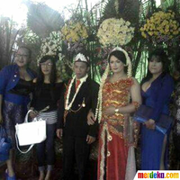 full-pic-ini-waria-yang-bikin-geger-boyolali-gara-gara-resepsi-nikah