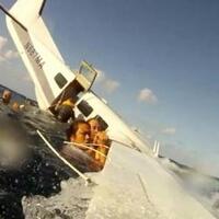 video-rekaman-penumpang-detik-detik-pesawat-jatuh-ke-laut