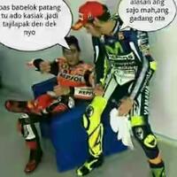 rossi--lihat-rekaman-dari-atas-helikopter-saya-tidak-menendangnya