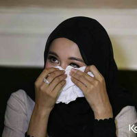 dihujat-fans-gara2-lepas-hijab-laudya-bella-menangis-akui-blak-blak-an-bahwa