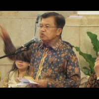 jk--kemacetan-itu-rahmat-untuk-pengusaha