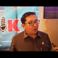 fadli-zon--mudah2an-gak-keluar-kartu-indonesia-sabar-jokowi-baru-tepati-satu-janji