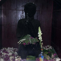 menghadap-eyang-bancolono-berharap-berkah-duit-hingga-kesehatan