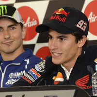 kontroversi-gp-valencia-rossi-anggap-marquez-jadi-bodyguard-lorenzo