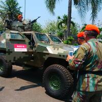 paskhas-tni-au-akan-beli-kendaraan-tempur-p2-commando-pt-sse--pindad-anoa