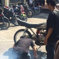 peserta-kampanye-dihukum-kuping--ditempel--di-knalpot-bising
