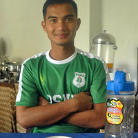 foto--kiper-ganteng-ps-tni-idola-kaum-hawa-dan-bikin-histeris-penonton