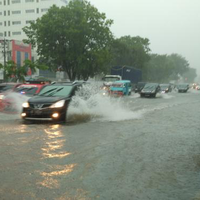 makassar-hujan-semalaman-kawasan-pantai-losari-banjir